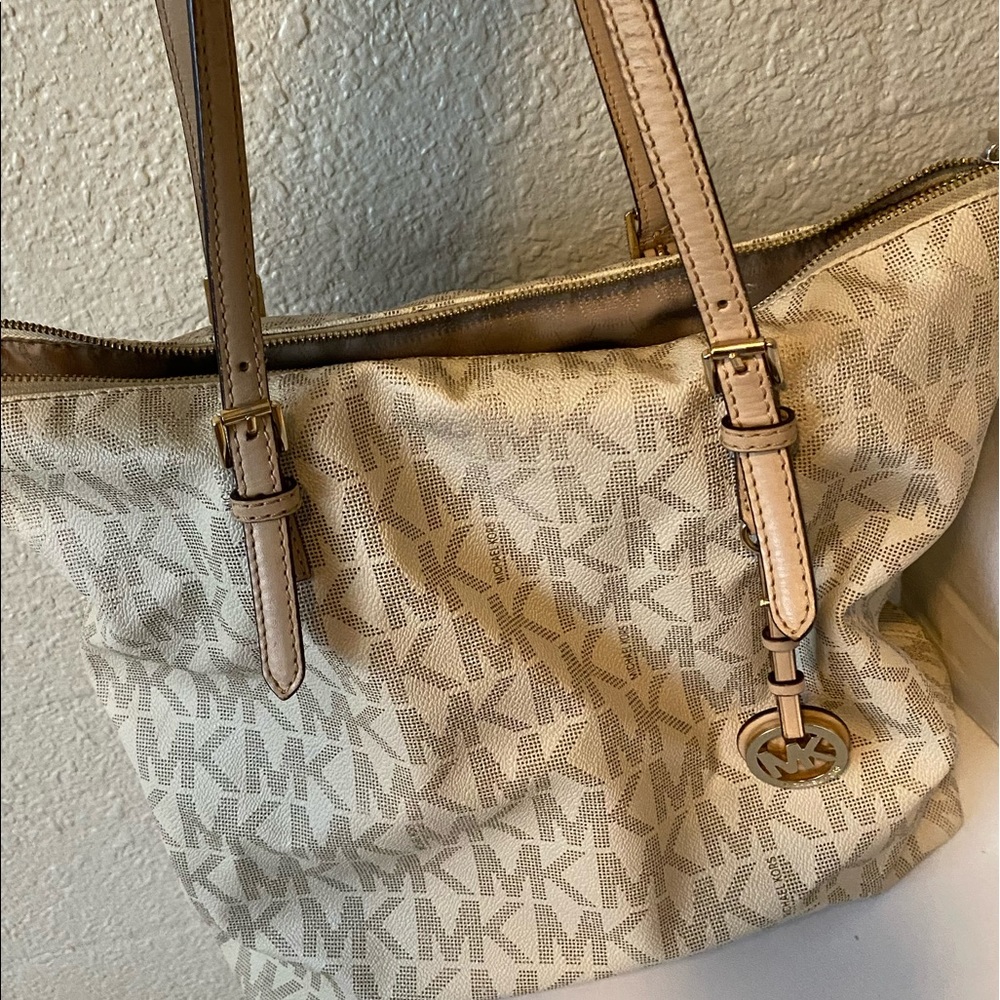 Michael Kors vanilla jetset handbag